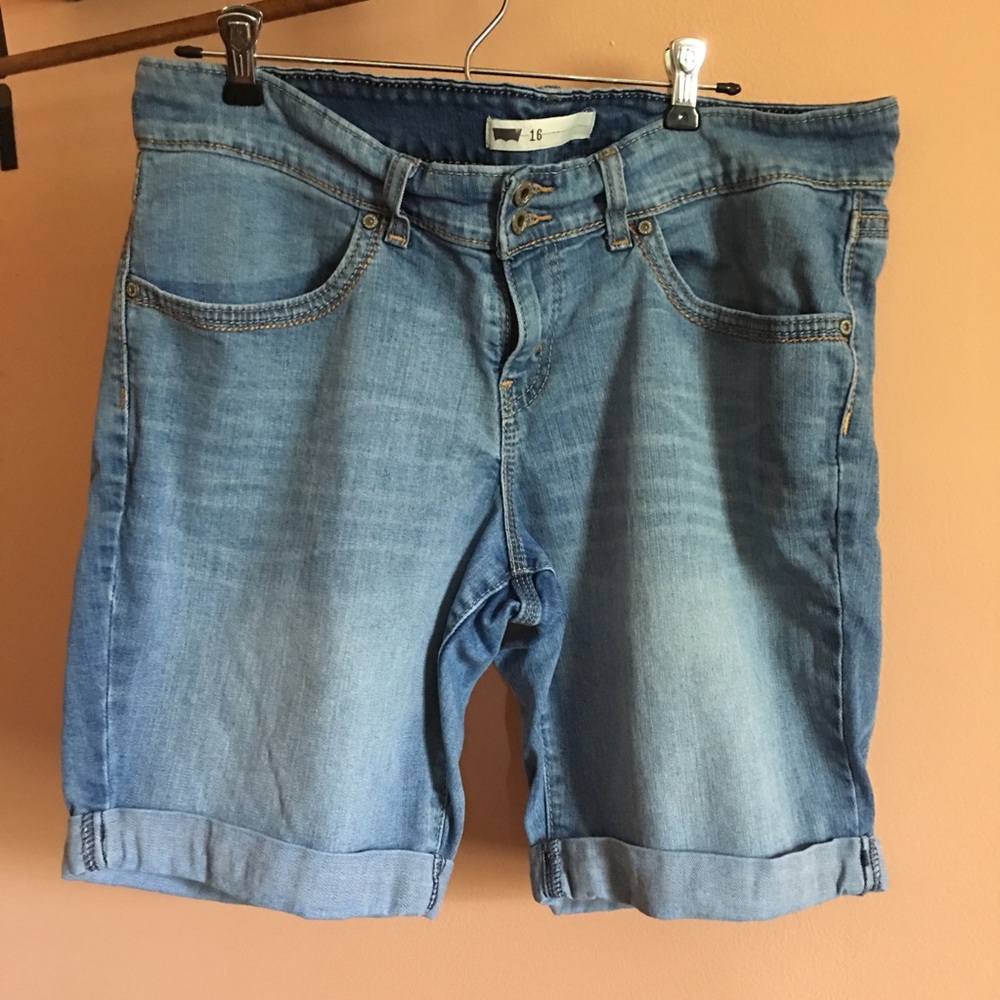Levi’s denim shorts size 16